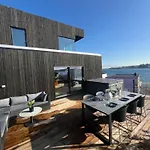 Seaside With Outdoor Jacuzzi Appartamento