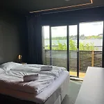 Seaside With Outdoor Jacuzzi *