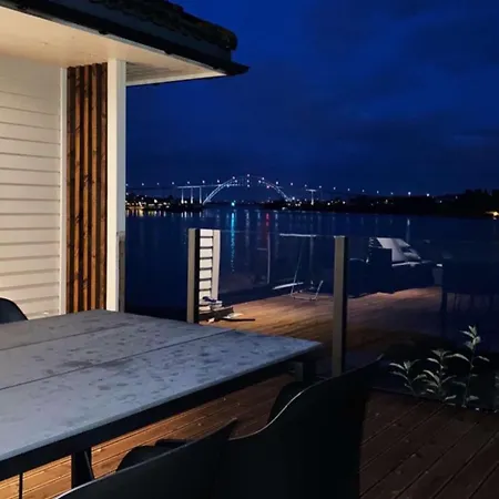 Seaside With Outdoor Jacuzzi Apartment