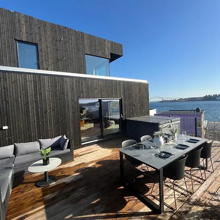 Seaside With Outdoor Jacuzzi Apartment