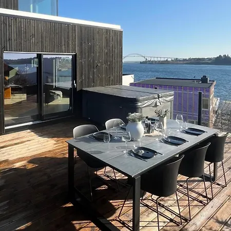 Seaside With Outdoor Jacuzzi Apartment