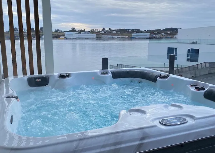 Seaside With Outdoor Jacuzzi