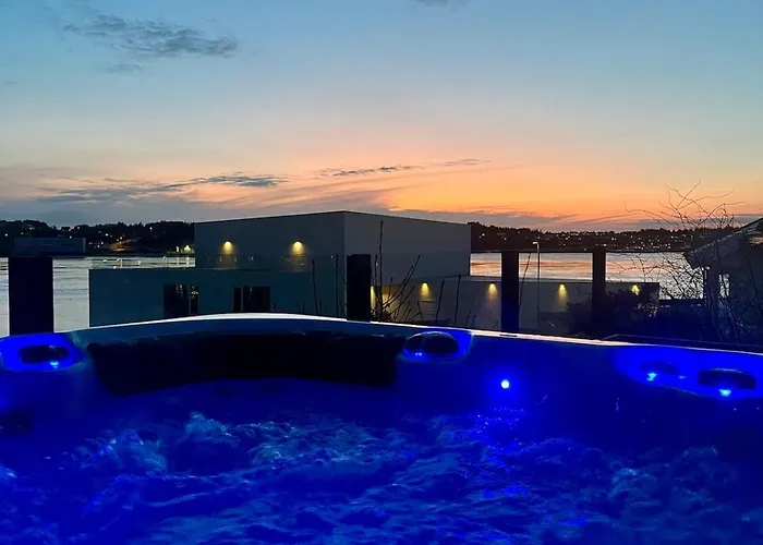 Apartamento Seaside With Outdoor Jacuzzi